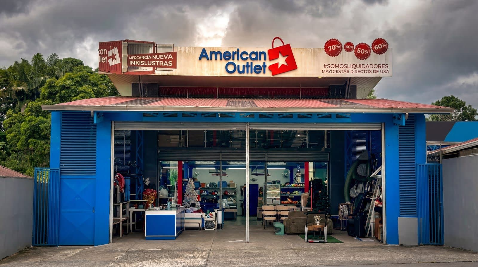 Fachada de American Outlet La Fortuna